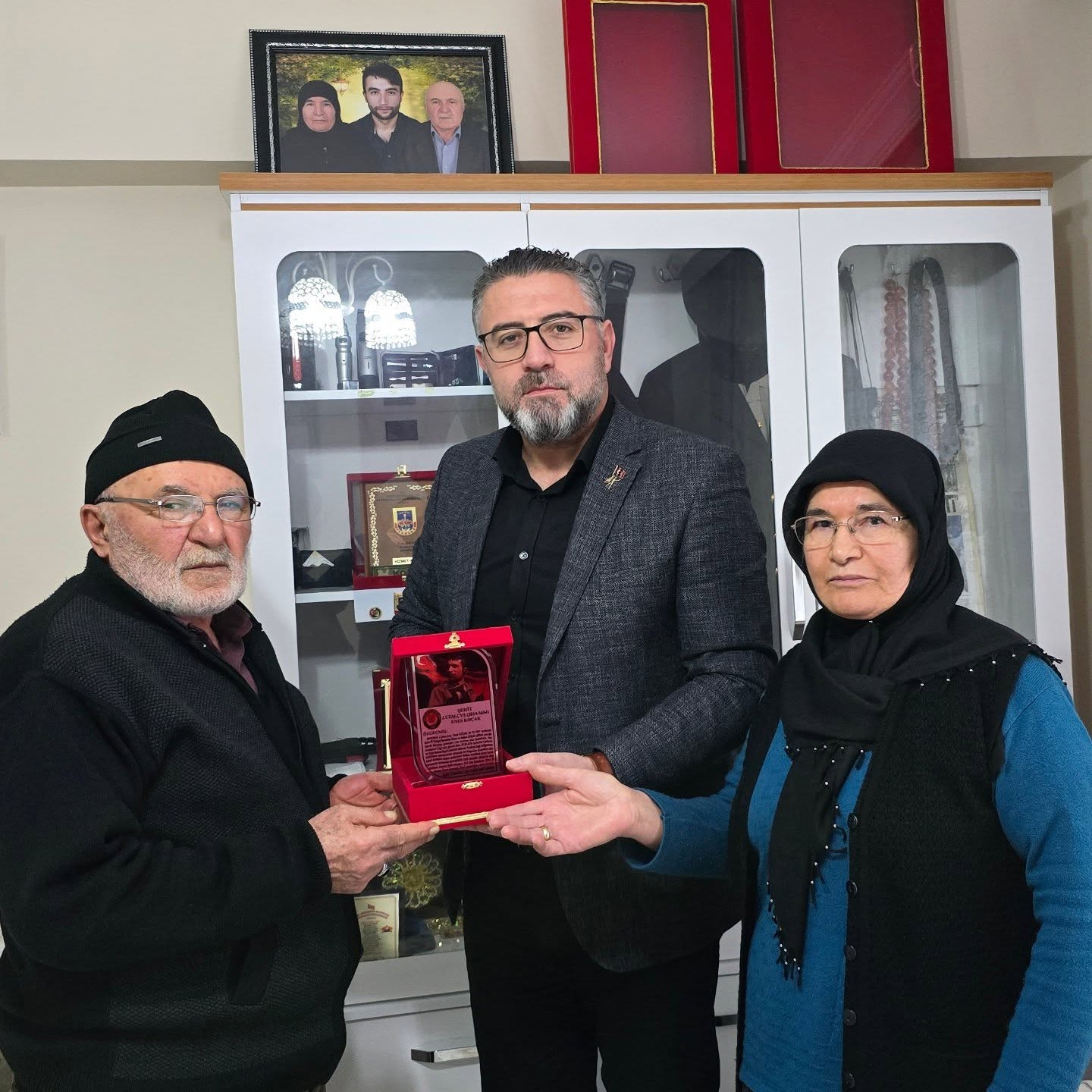 sehdmz-enes-kocakn-alesne-zyaret-1029