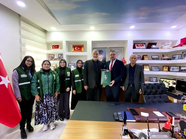 sivas-yesilay-baskaninin-dernegimize-ziyareti-1046