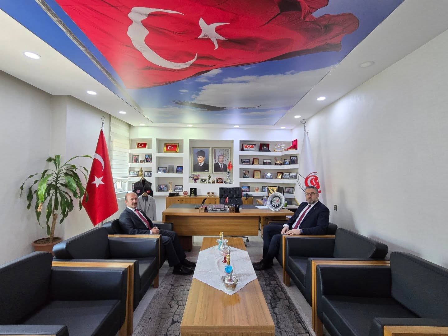sarkisla-belediye-baskaninin-dernegimize-ziyareti-1075