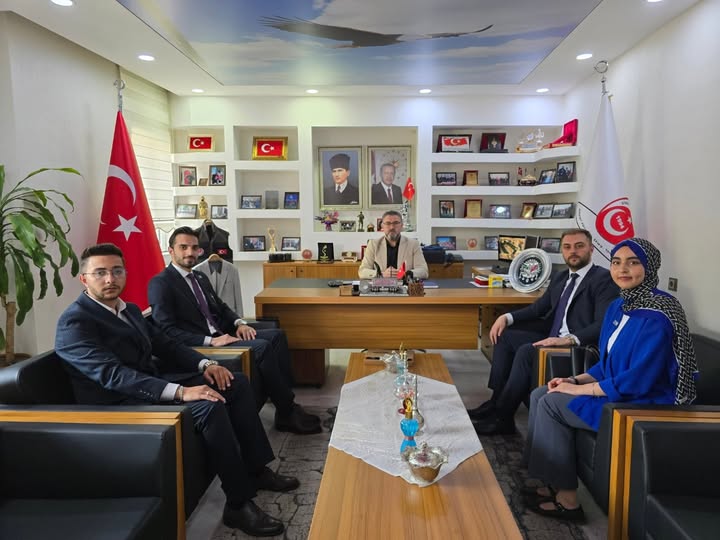 anahtar-part-svas-genclk-kollarnn-dernegmze-zyaret-1099