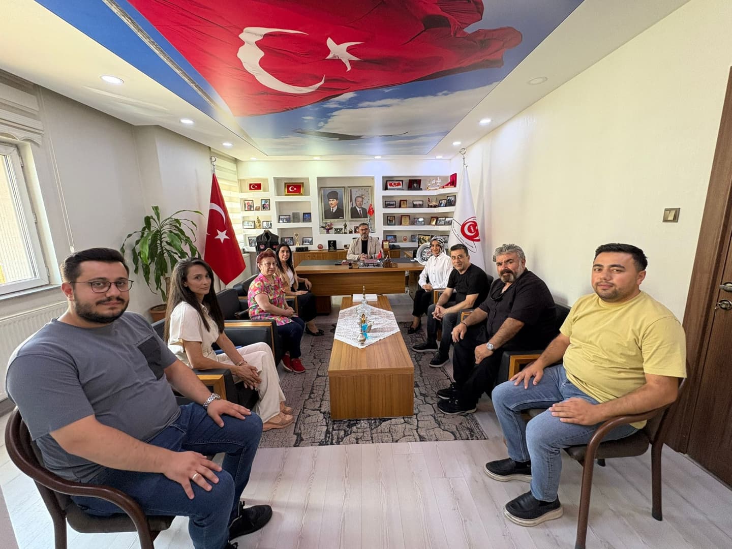 ak-parti-sivas-il-baskan-yardimcisive-ak-parti-sosyal-politikalar-komisyonu-uyelerinin-dernegimize-ziyareti-1162