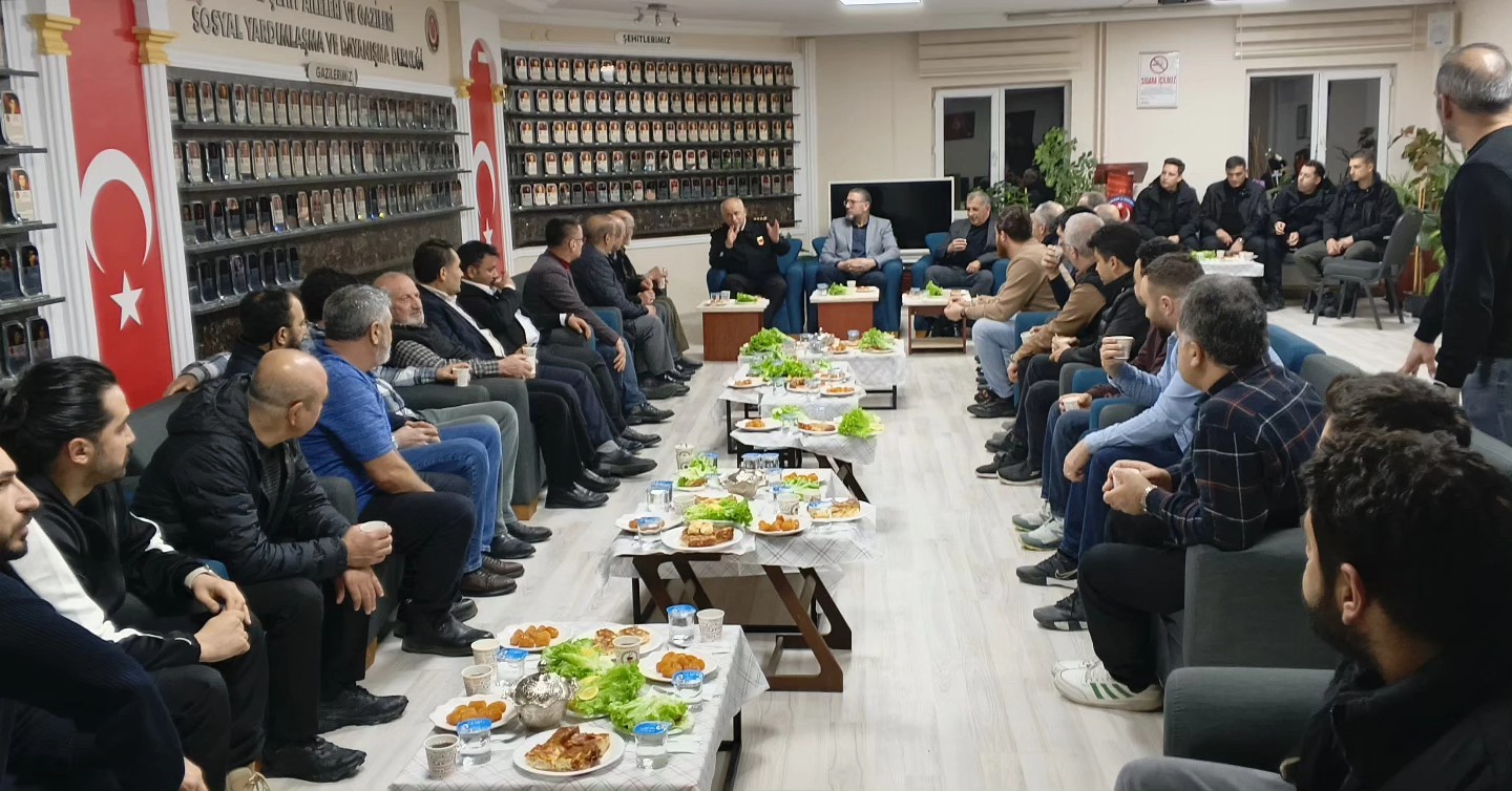 il-jandarma-komutanimiz-sayin-adem-taskin-ve-il-emniyet-mudurumuz-ahmet-alaagacliyi-dernegimizde-agirladik-1341