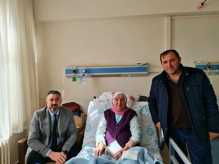 sehidimiz-sedayi-ozerin-annesine-gecmis-olsun-ziyareti