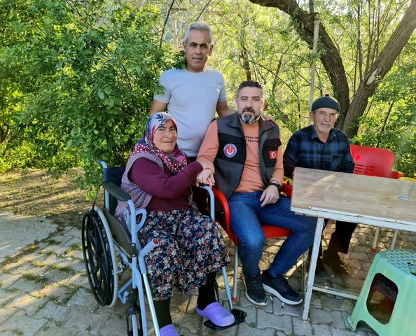sehdmz-brol-ylmazn-annesne-zyaret