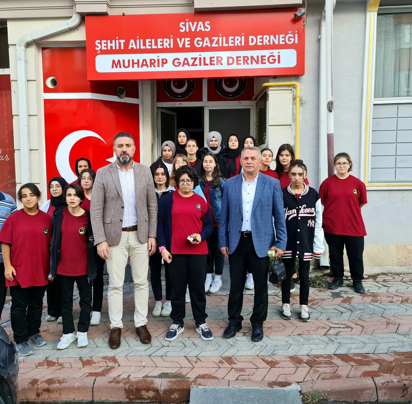 necip-fazil-kisakurek-mesleki-ve-teknik-anadolu-lisesi-ogrencilerinin-dernegimize-ziyareti