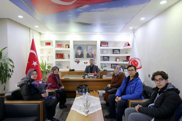 selcuk-anadolu-lisesi-ogretmen-ve-ogrencilerinin-dernegimize-ziyareti
