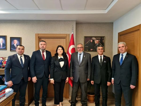 mhp-genel-baskan-yardimcisi-drpelin-yiliki-ziyeret-689