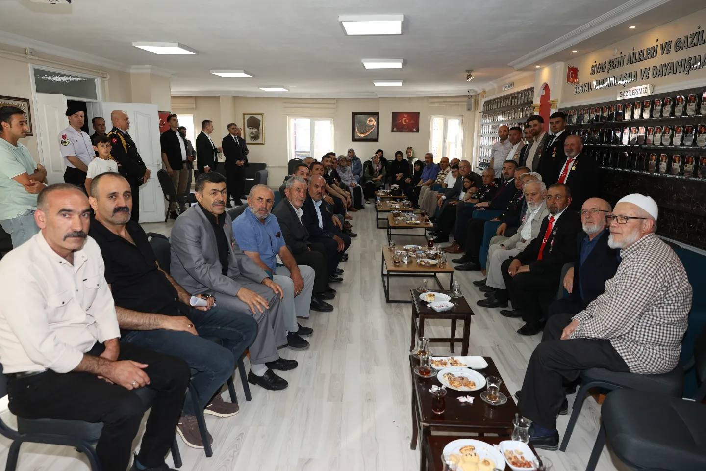 jandarma-genel-komutani-orgeneral-sn-arif-cetinin-dernegimize-ziyareti-817