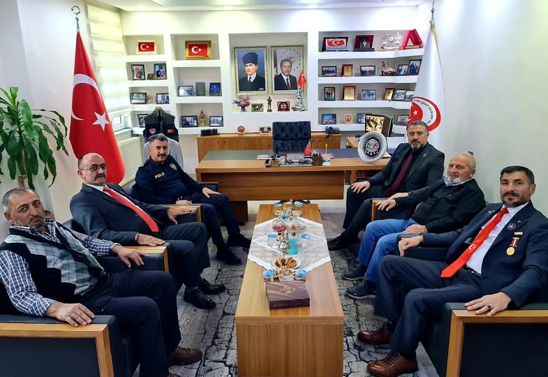 pols-meslek-yuksek-okulu-muduru-mahmut-guvenn-dernegmze-zyaret-936