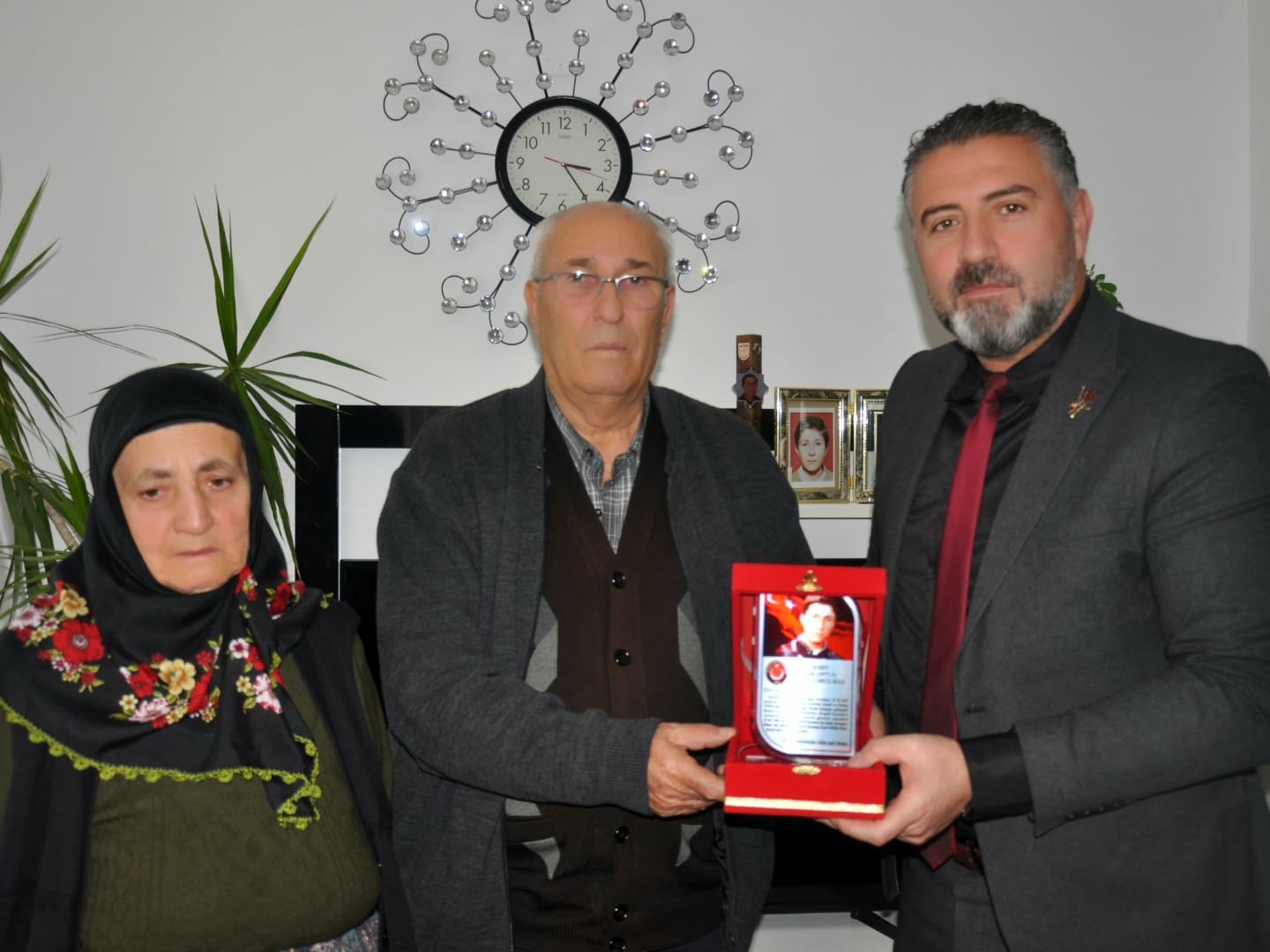sehidimiz-oguz-yorulmazin-ailesine-ziyaret-950
