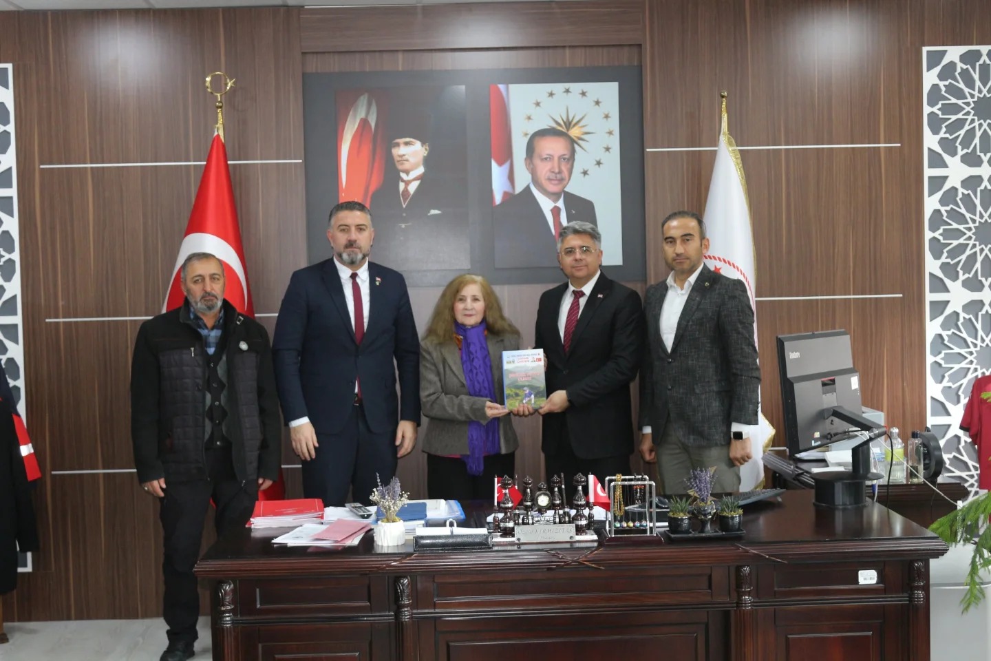 sivas-aile-ve-sosyal-hizmetler-il-muduru-ozgur-kirmizitasi-ziyaret-964